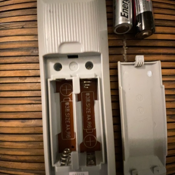 “SONY” RM-D002” TELEVISION REMOTE.. TESTED/WORKS..GREY - Picture 4 of 5